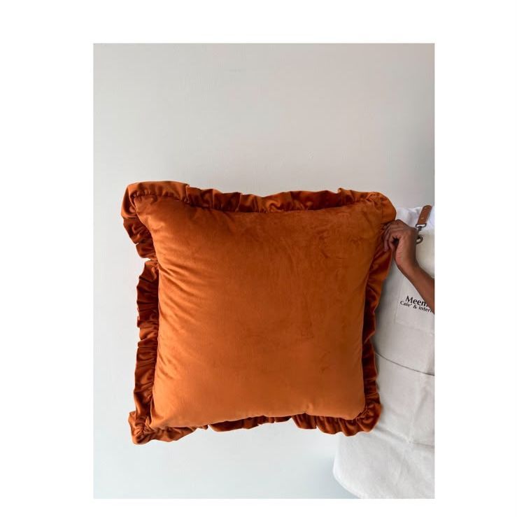 RUFFLE  VELVET CARAMEL 